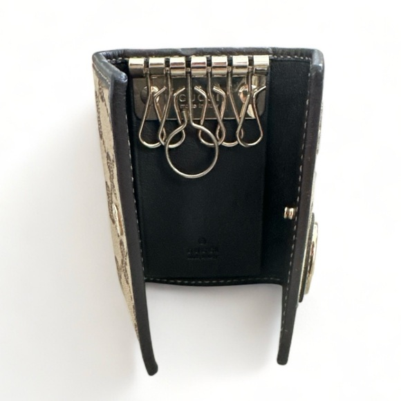 Gucci Monogram Lovely Heart Key Case - Picture 7 of 7